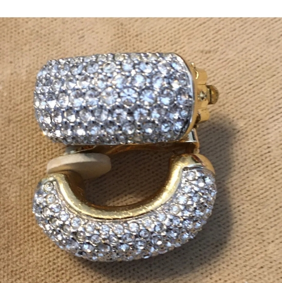 Vintage Swan Signed Swarovski Crystal Earrings Pave Rhinestone Clips - Picture 2 of 6